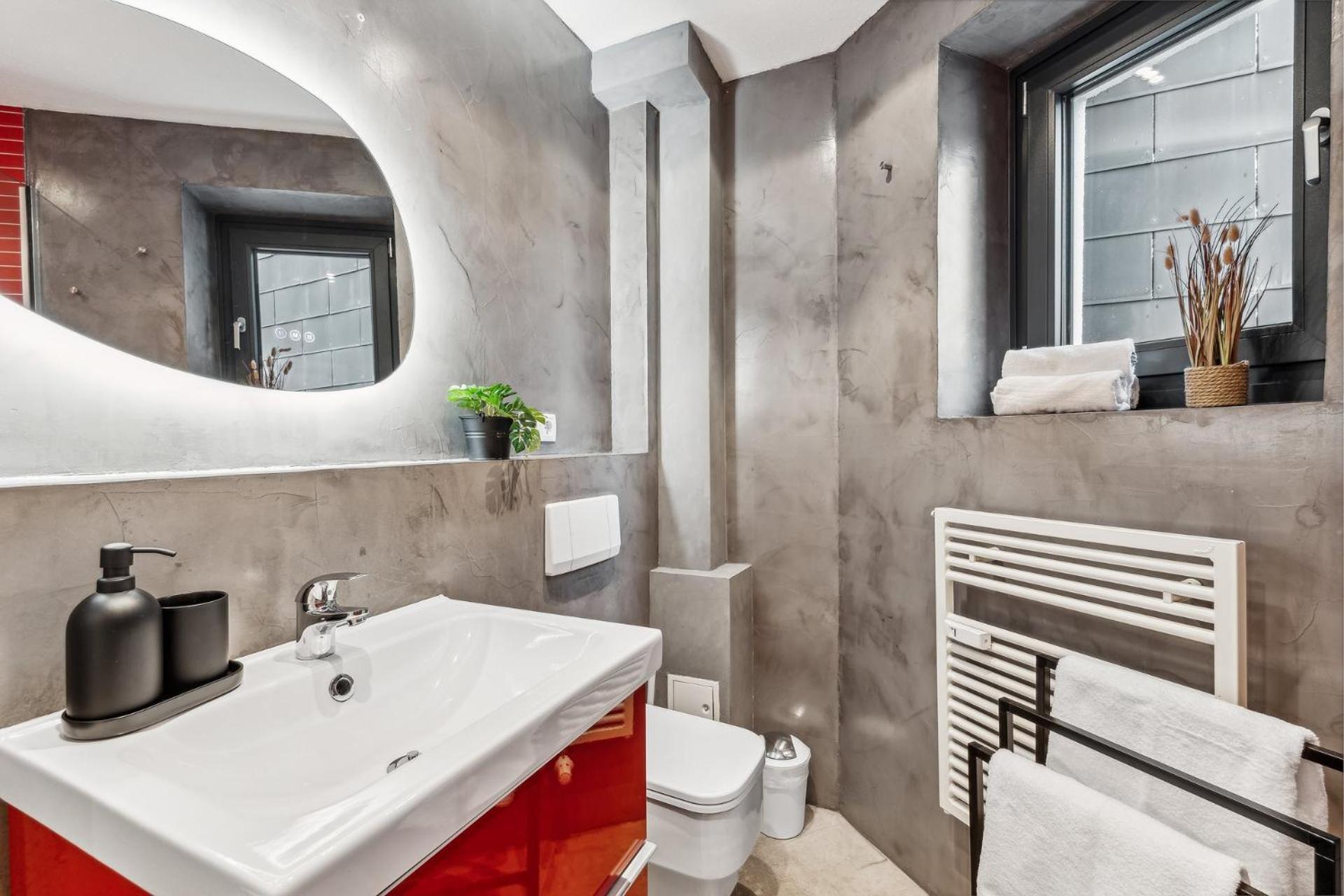 Apartment Maremar: Design With Luxury Beds And Workspace Braunschweig