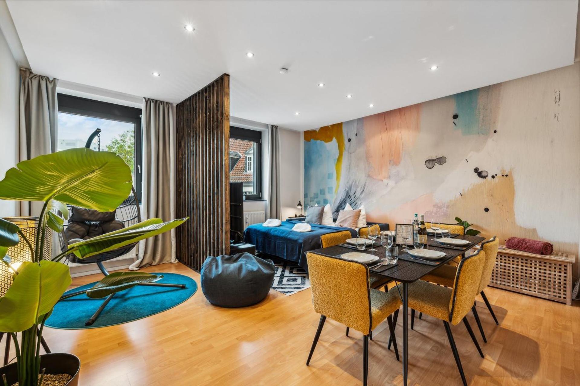 Apartment Maremar: Design With Luxury Beds And Workspace